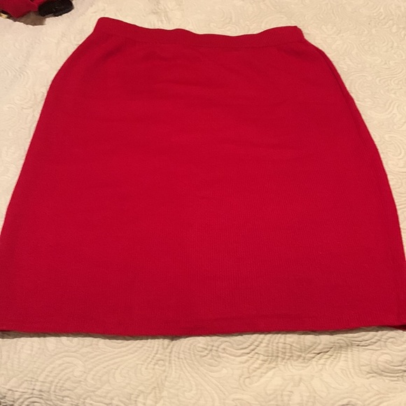 St John classic red skirt suit. size 12 - Picture 4 of 7